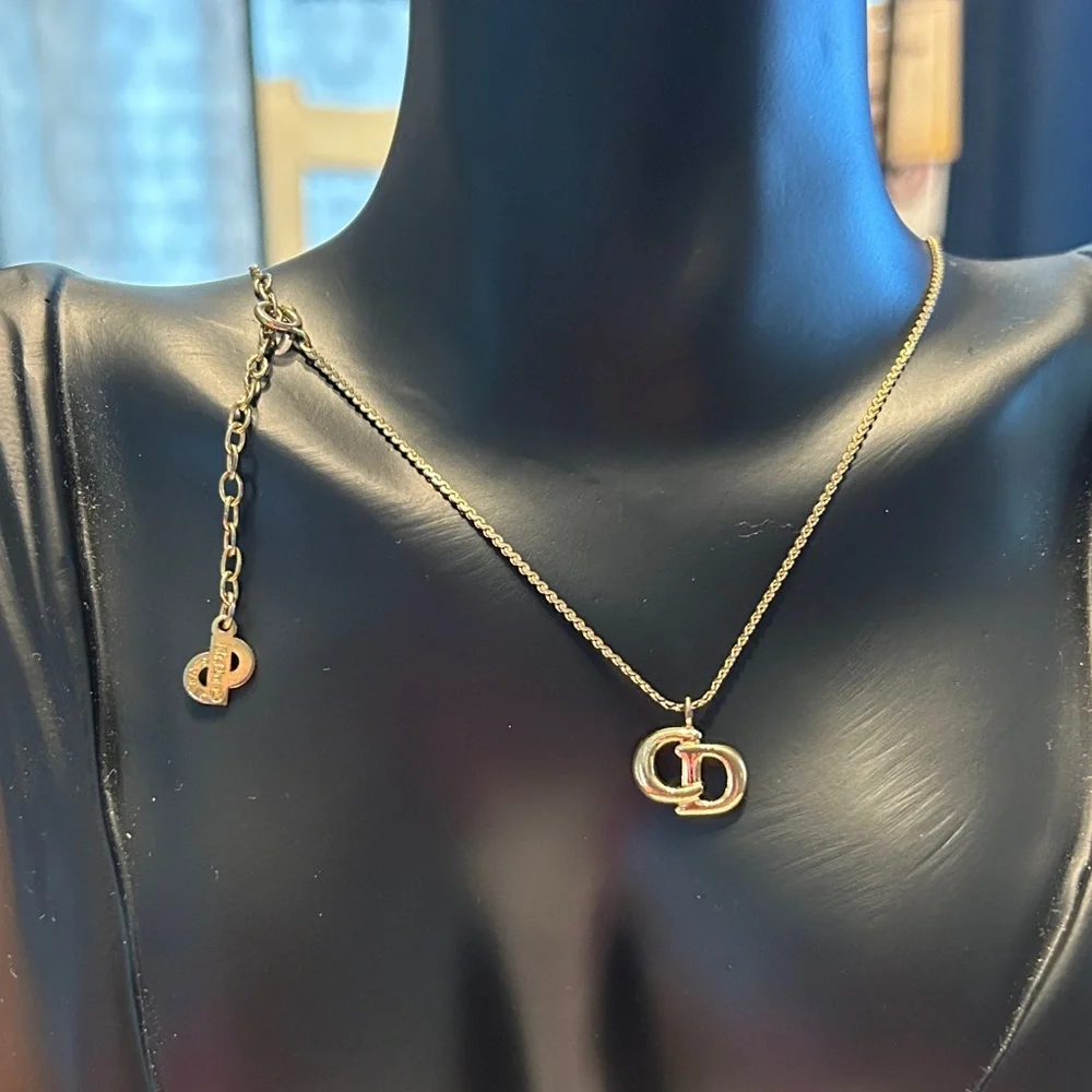 ❌SOLD IN A BUNDLE❌223. Vintage CD pendant Necklace w/COA - Picture 3 of 8